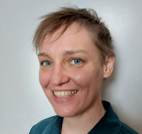 Picture of organizational assistant Kathi Hagenhofer